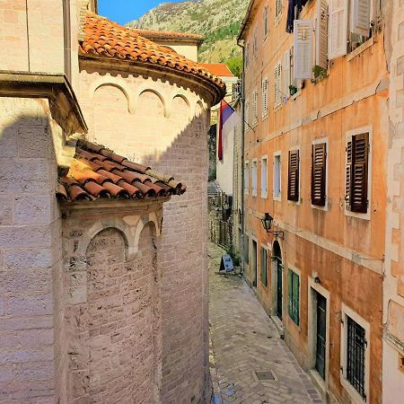 St.Tripun Apartment Kotor Dış mekan fotoğraf
