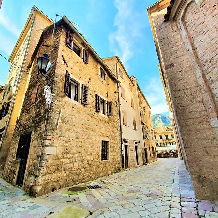 St.Tripun Apartment Kotor Dış mekan fotoğraf